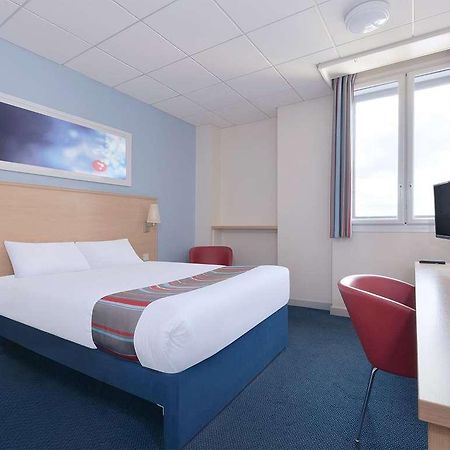 Travelodge Stirling M80 Cambusbarron Room photo