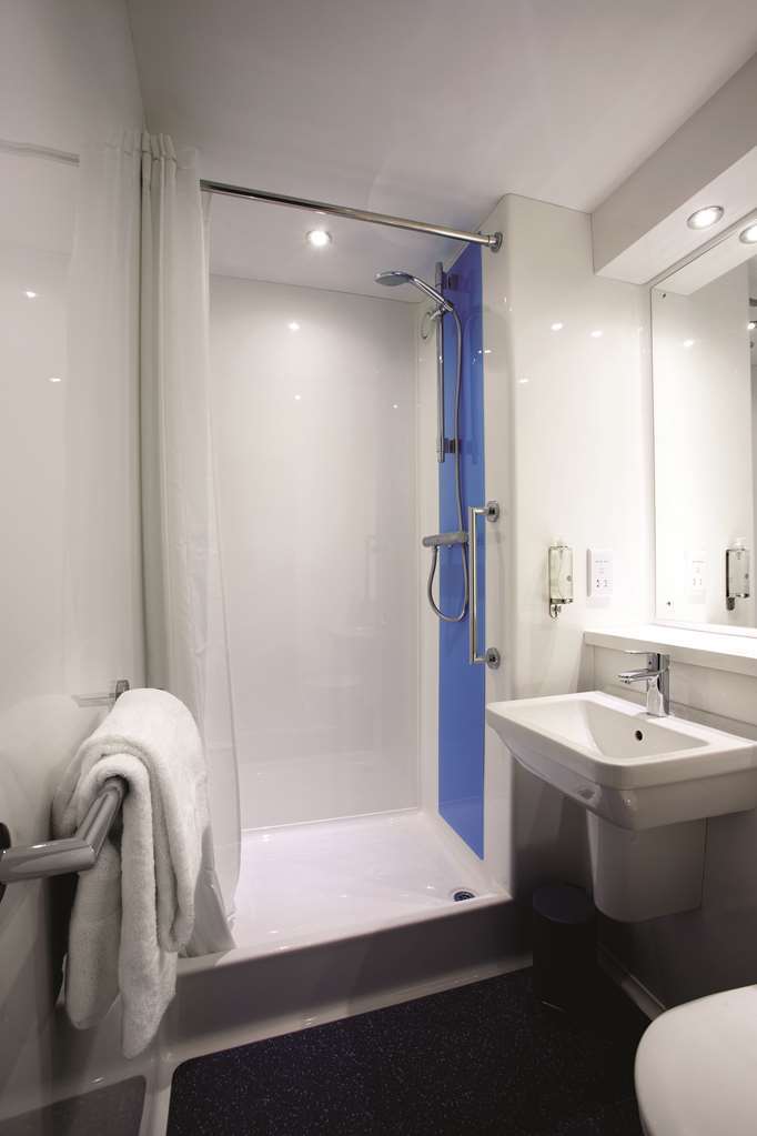 Travelodge Stirling M80 Cambusbarron Room photo